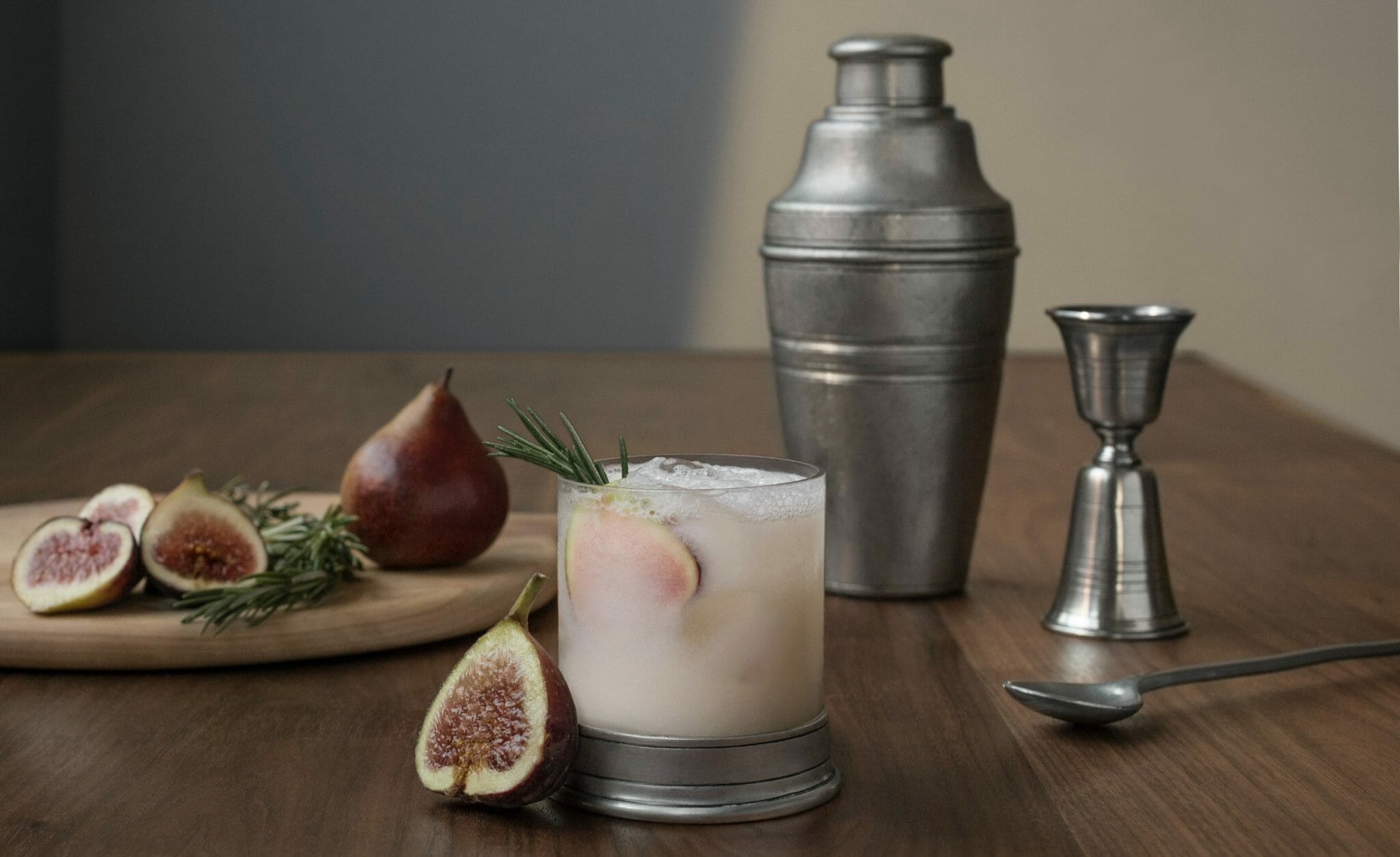 How to Make Cocktails and Mixed Drinks A Beginner’s Guide to Mixology