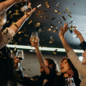 7 Easy New Year’s Eve Drinking Games